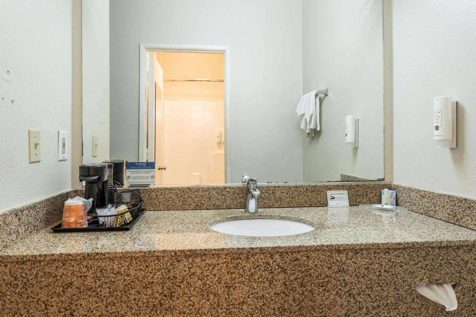 Quality Near Mammoth Mountain Inn 2*