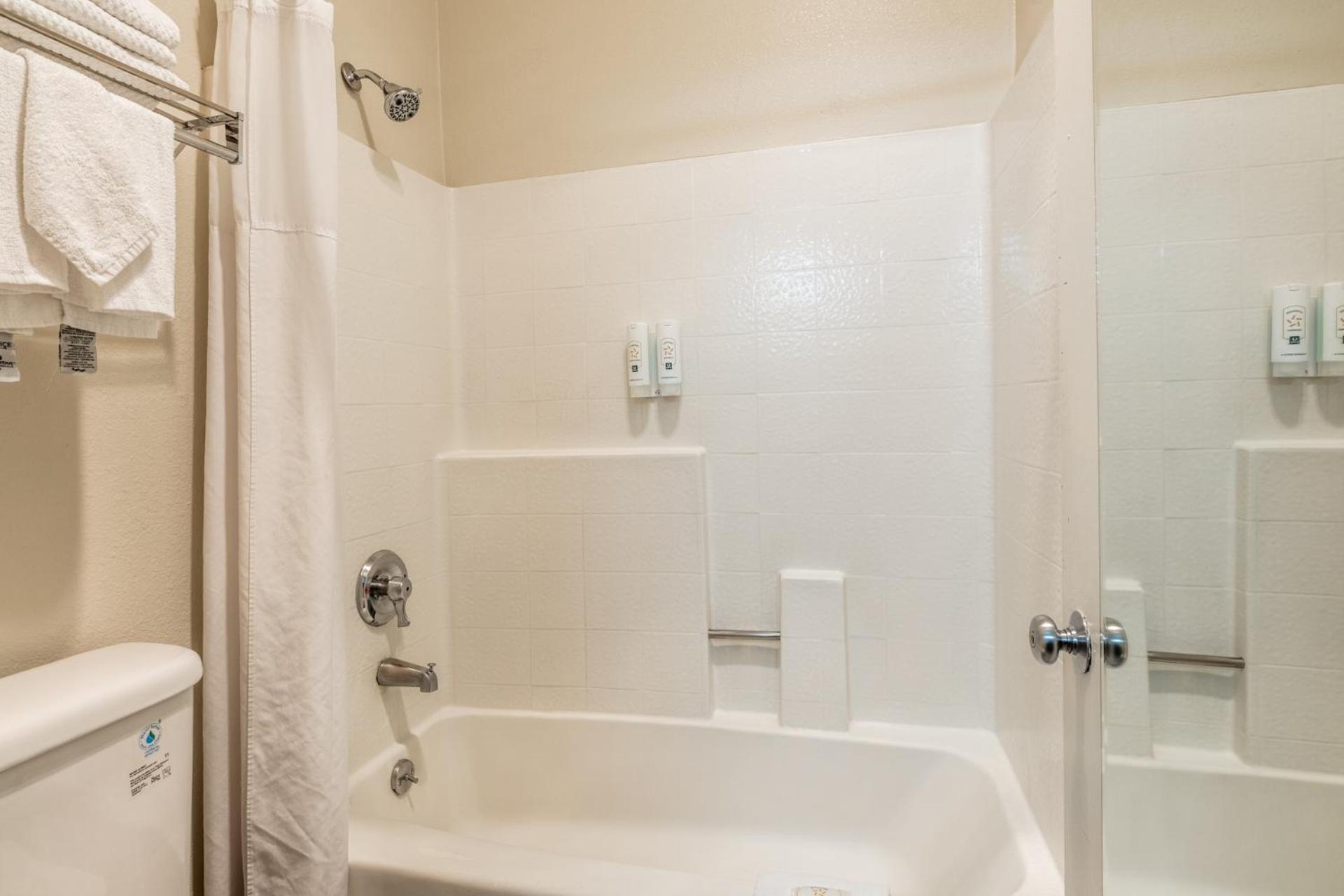 Inn Quality Near Mammoth Mountain 2*