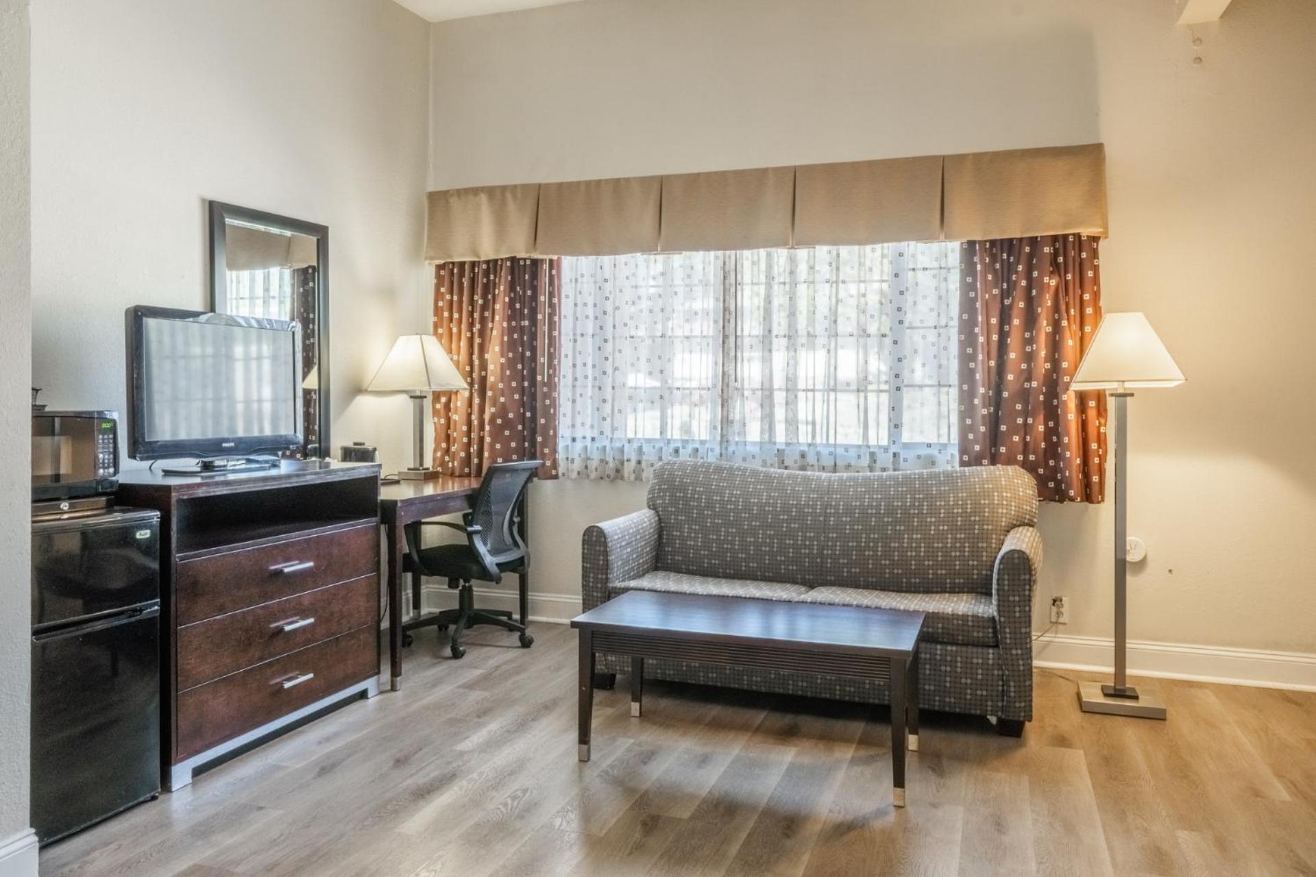 Inn Quality Near Mammoth Mountain 2*