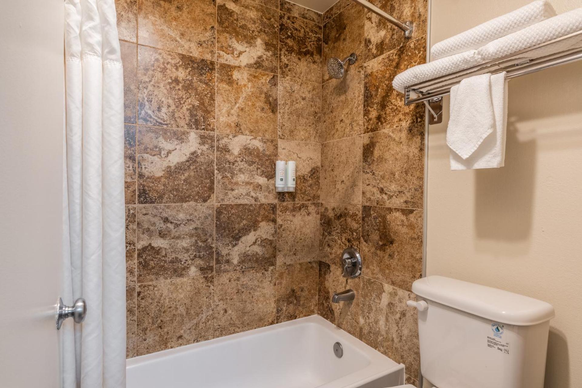 Inn Quality Near Mammoth Mountain 2*
